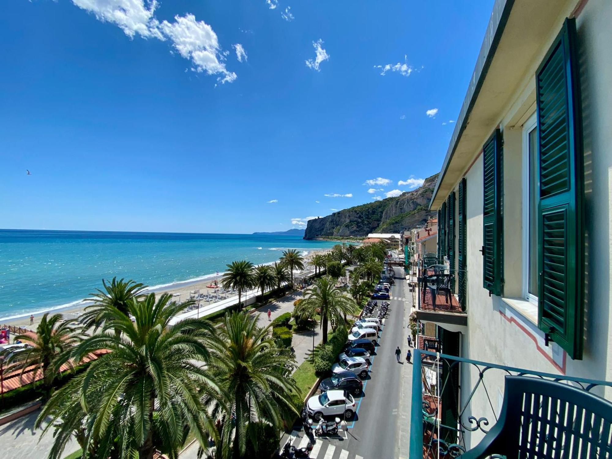 Hotel Gambone Finale Ligure Exterior photo