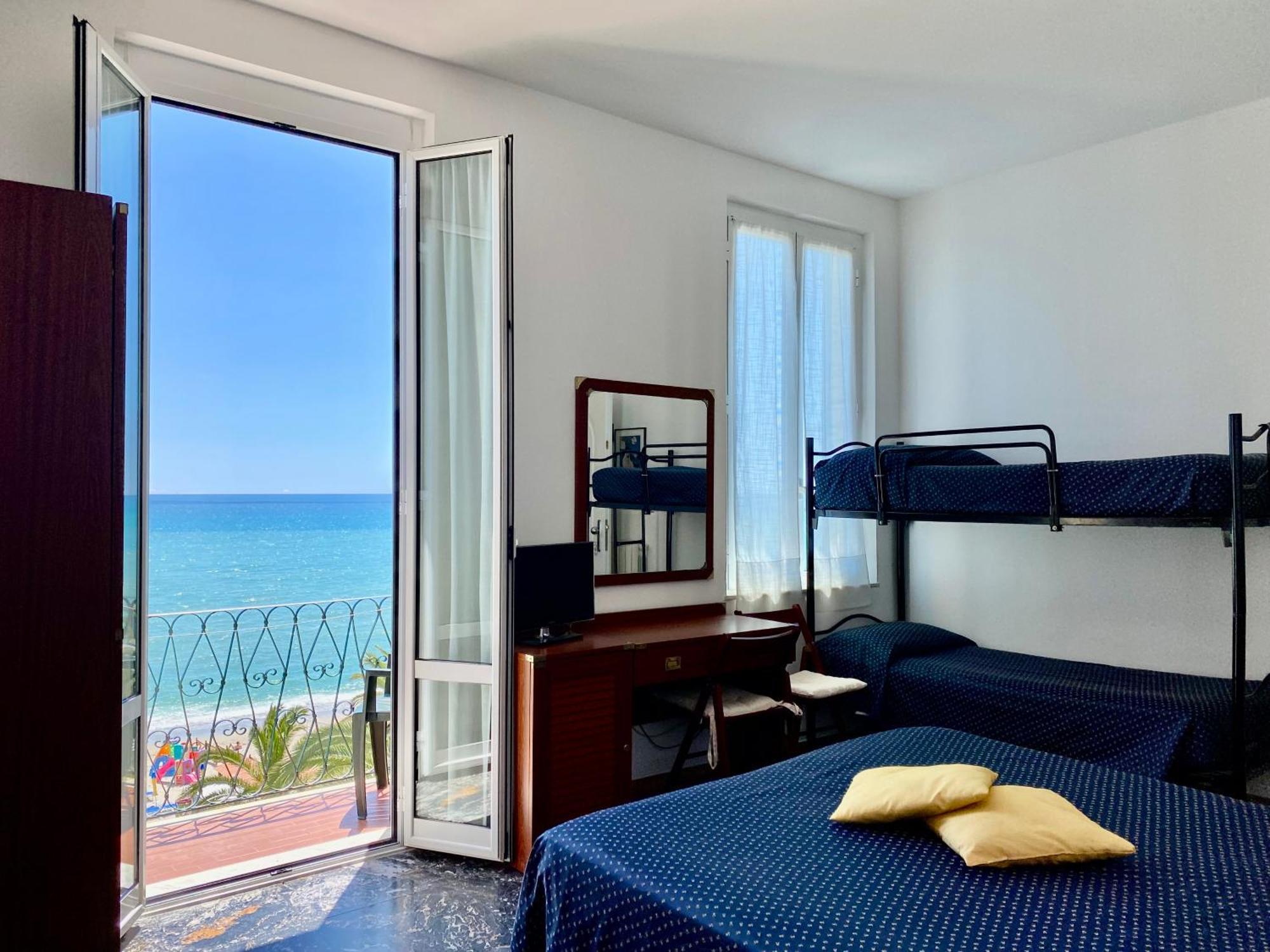 Hotel Gambone Finale Ligure Exterior photo