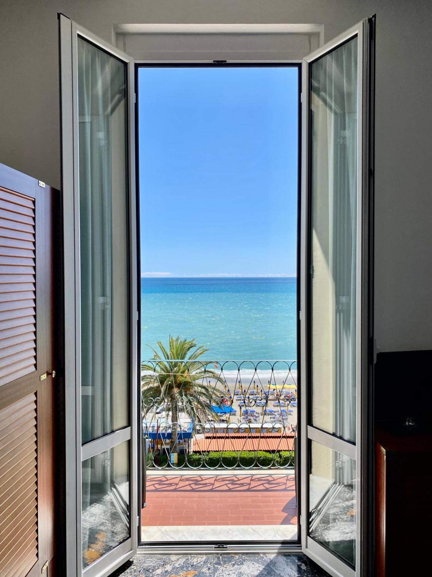 Hotel Gambone Finale Ligure Exterior photo