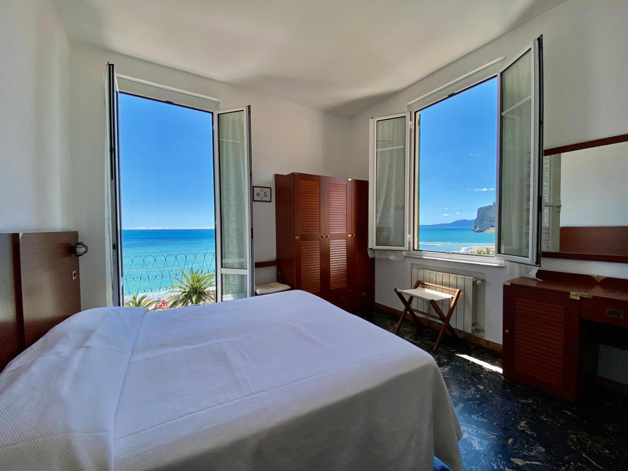 Hotel Gambone Finale Ligure Exterior photo
