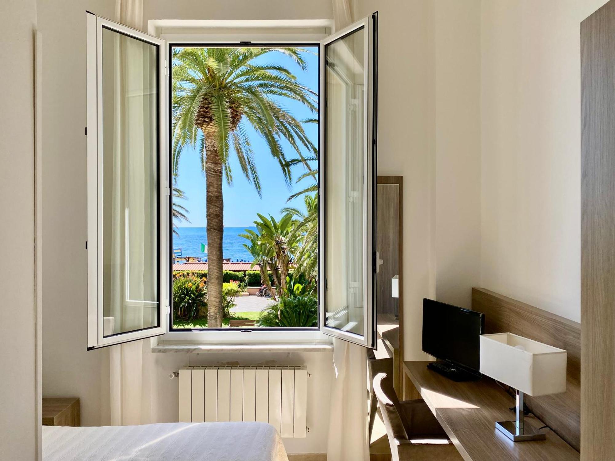 Hotel Gambone Finale Ligure Exterior photo