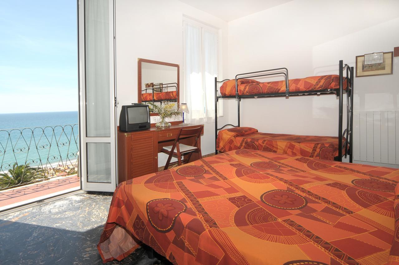 Hotel Gambone Finale Ligure Exterior photo