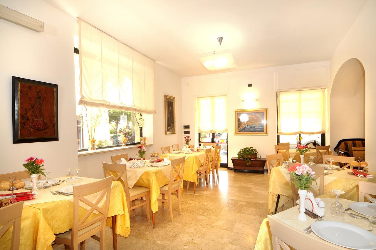 Hotel Gambone Finale Ligure Exterior photo